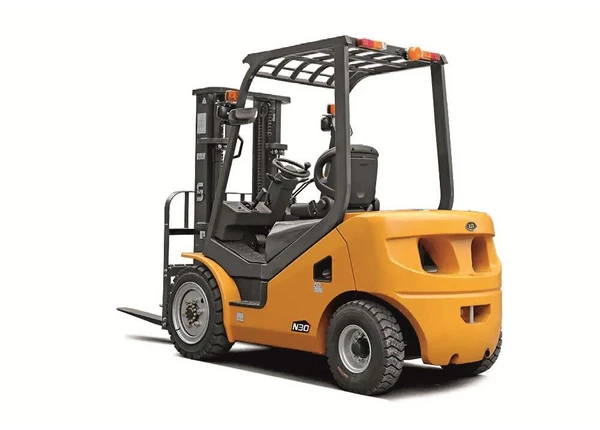 UN Forklift FD35T-CNGA3